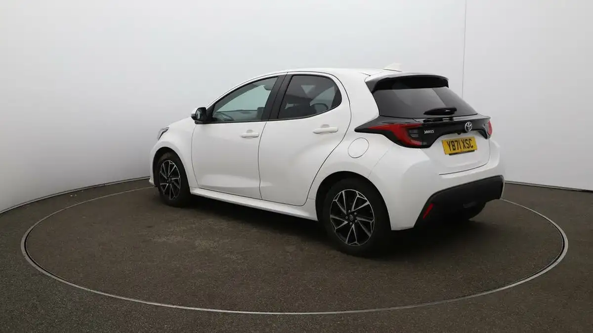2022-toyota-yaris-15-vvt-i-design-big-5