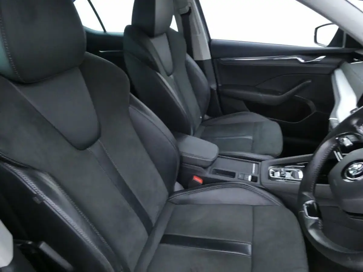 2021-skoda-octavia-big-8