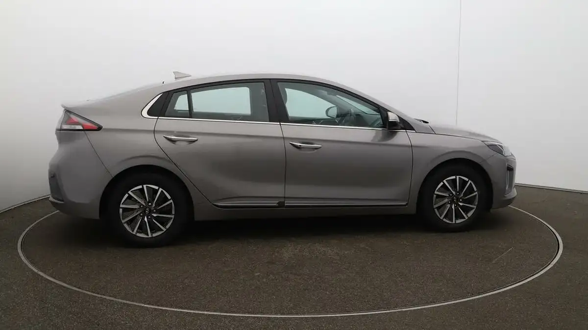 2022-hyundai-ioniq-e-premium-electric-big-41