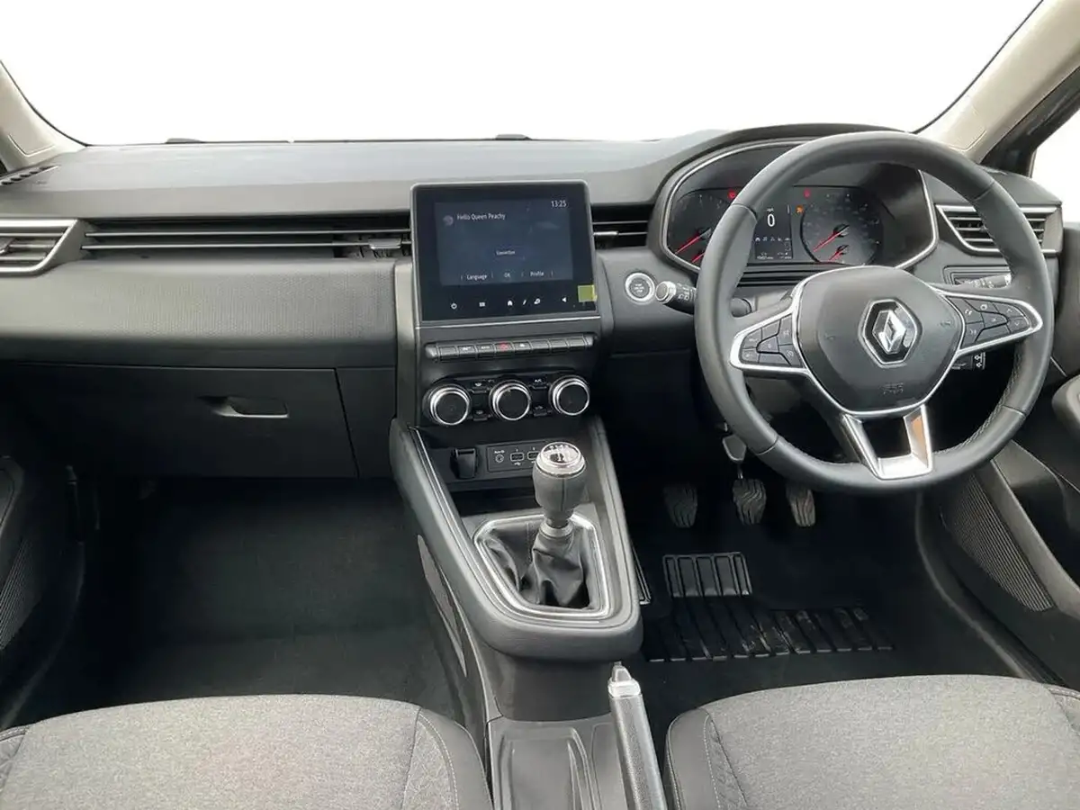 2021-renault-clio-10-tce-iconic-90ps-big-9