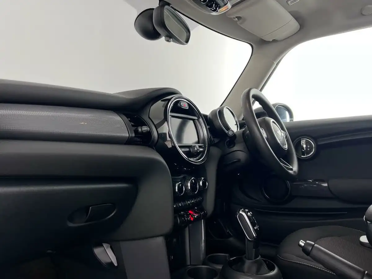 2019-mini-cooper-15-cooper-classic-hatchback-3d-auto-big-14