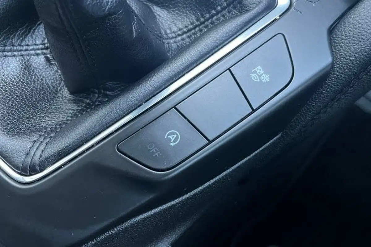 2022-ford-kuga-big-31