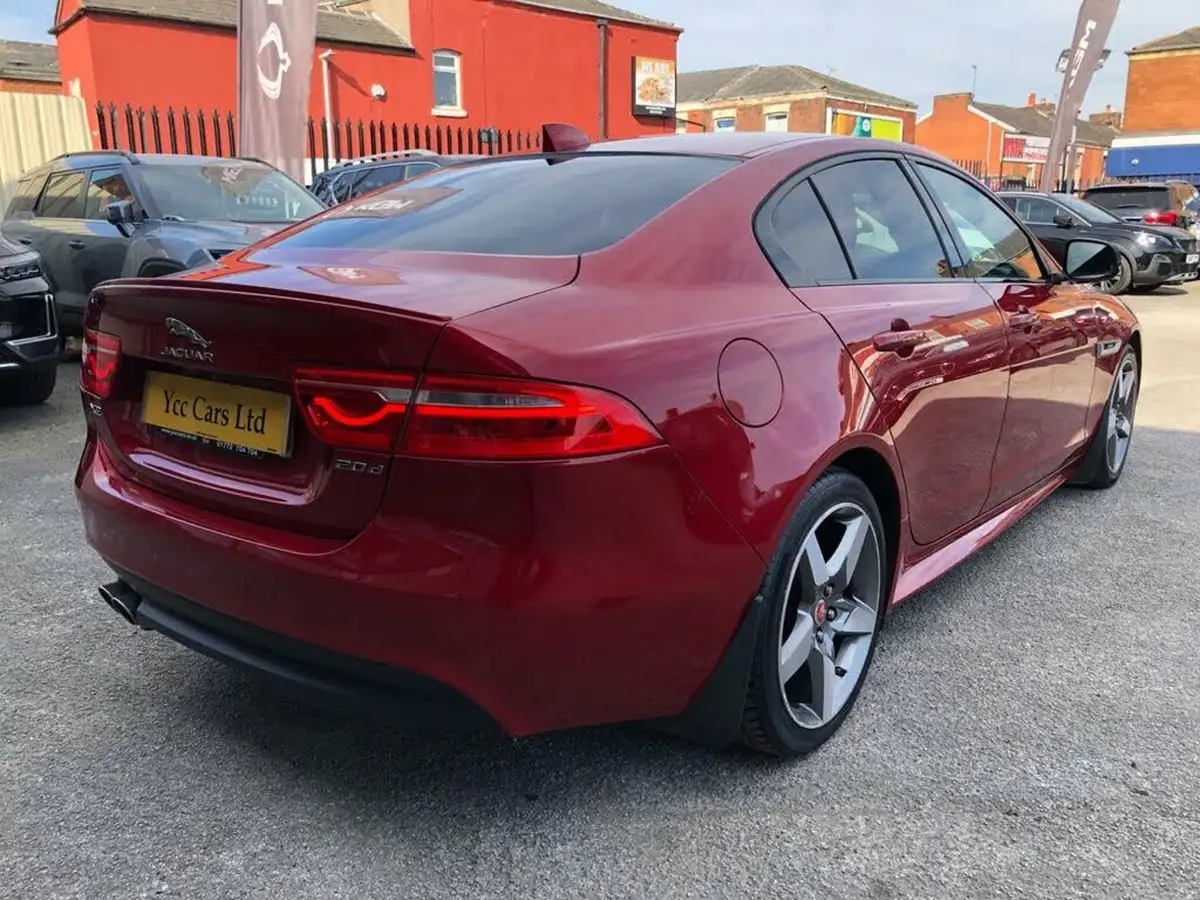 2019-jaguar-xe-20d-r-sport-180ps-auto-big-6