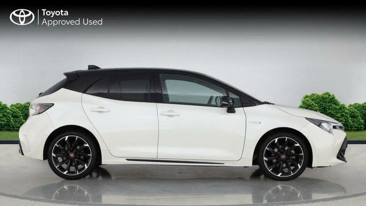 2021-toyota-corolla-18-vvt-i-gr-sport-trk-hatchback-big-6