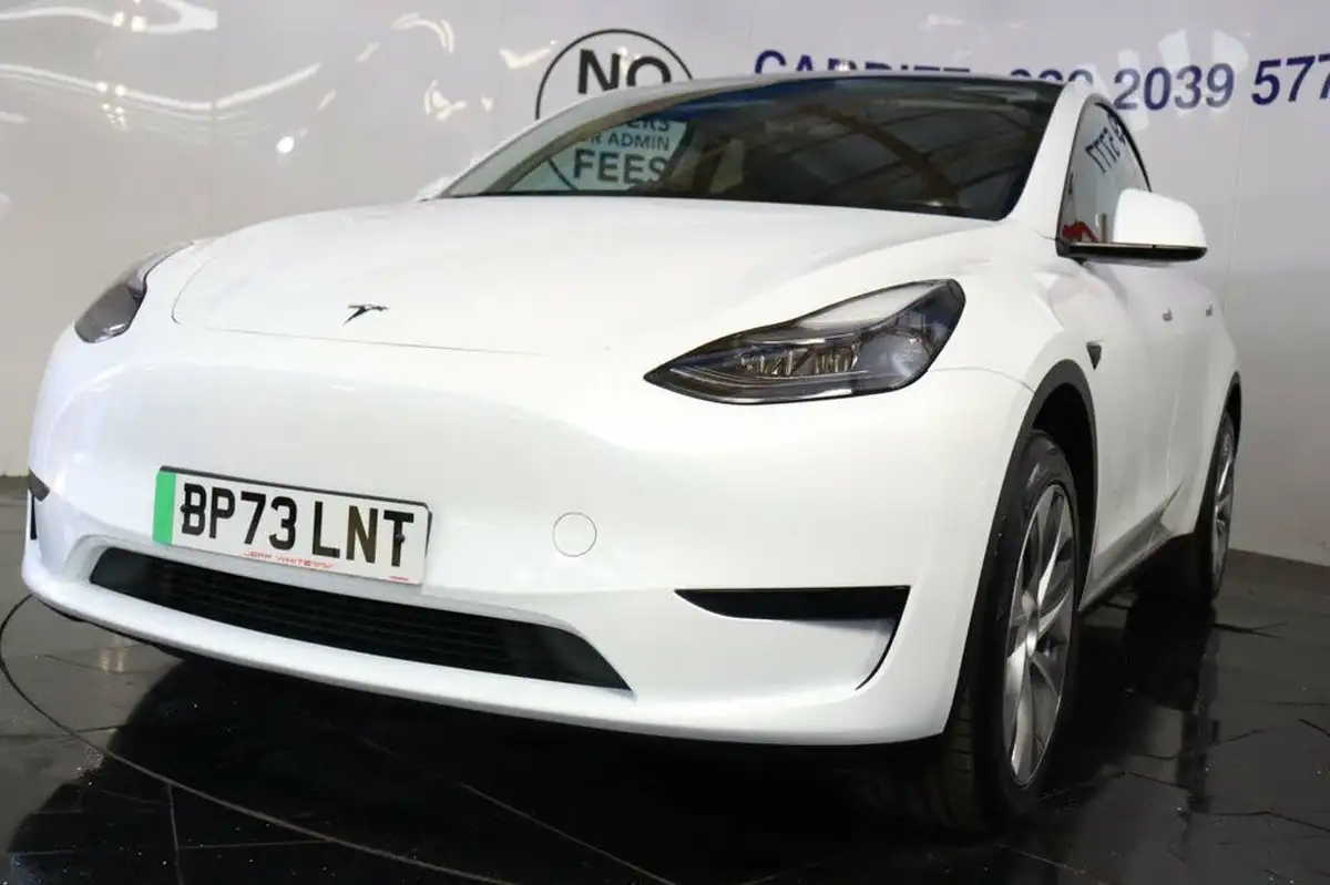 2023-tesla-model-y-e-rwd-big-13