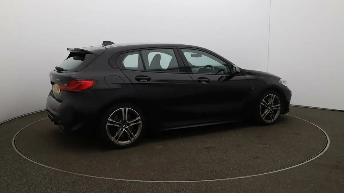 2022-bmw-1-series-20-m135i-xdrive-big-46