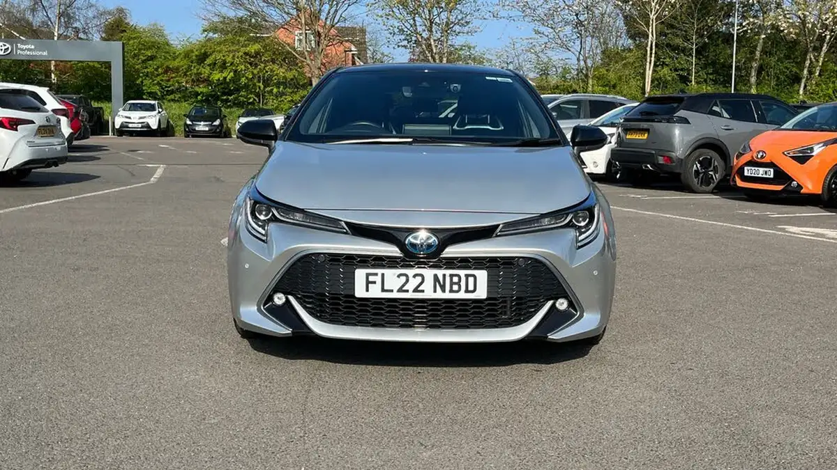 2022-toyota-corolla-18-vvt-i-excel-120bhp-trk-hatchback-big-14