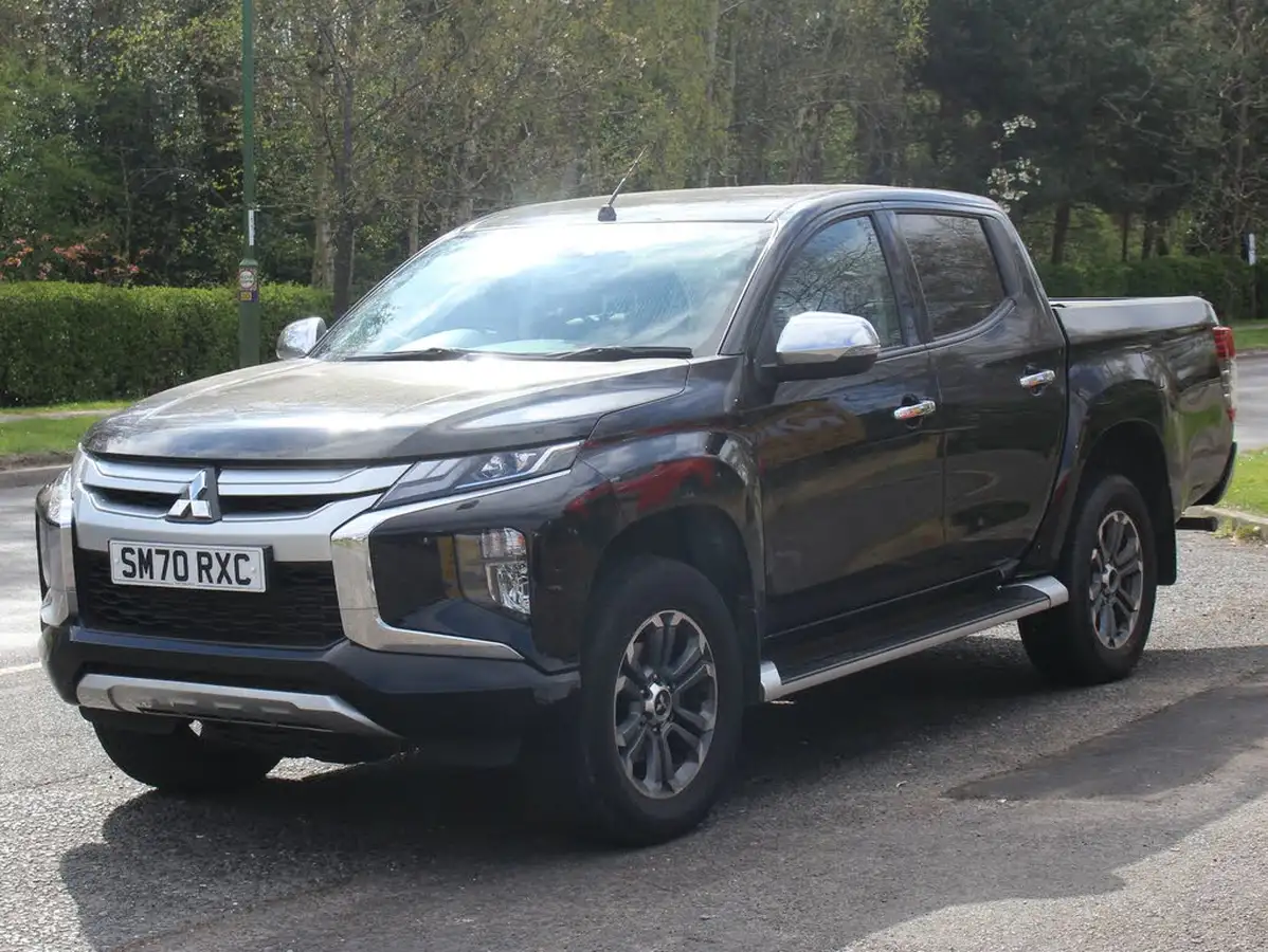 2020-mitsubishi-l200-22di-d-barbarian-auto-big-0