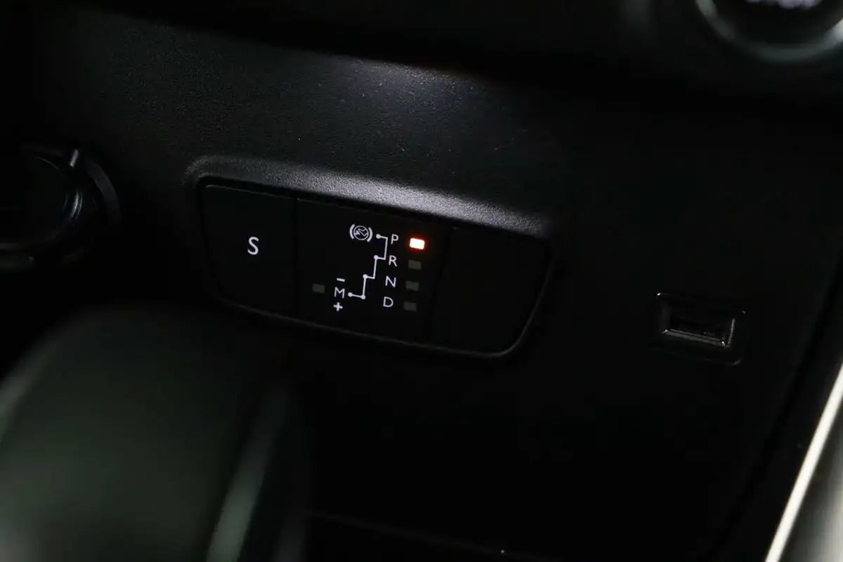 2021-citroen-c3-aircross-12-puretech-shine-plus-130ps-eat6-big-25