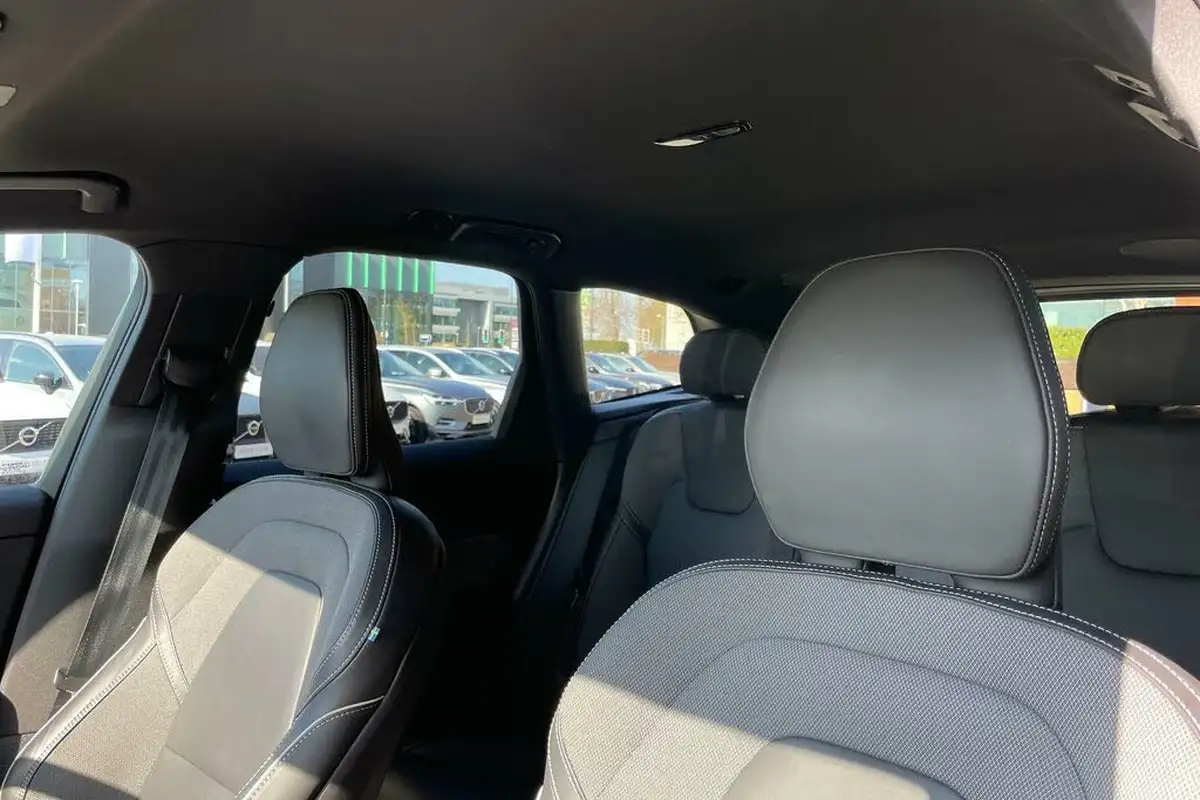 2024-volvo-xc60-20-b5-plus-black-edition-big-27