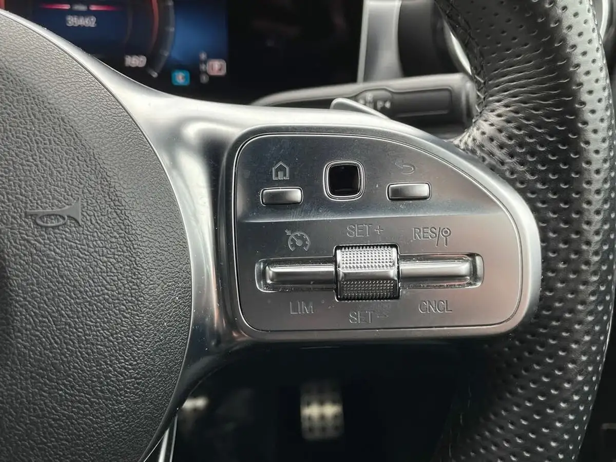 2019-mercedes-benz-cla-13-cla-180-amg-line-coupe-4d-big-16