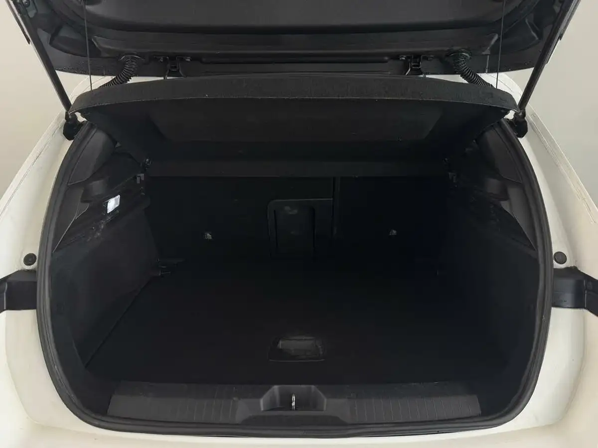 2023-vauxhall-astra-12-turbo-gs-hatchback-auto-big-35