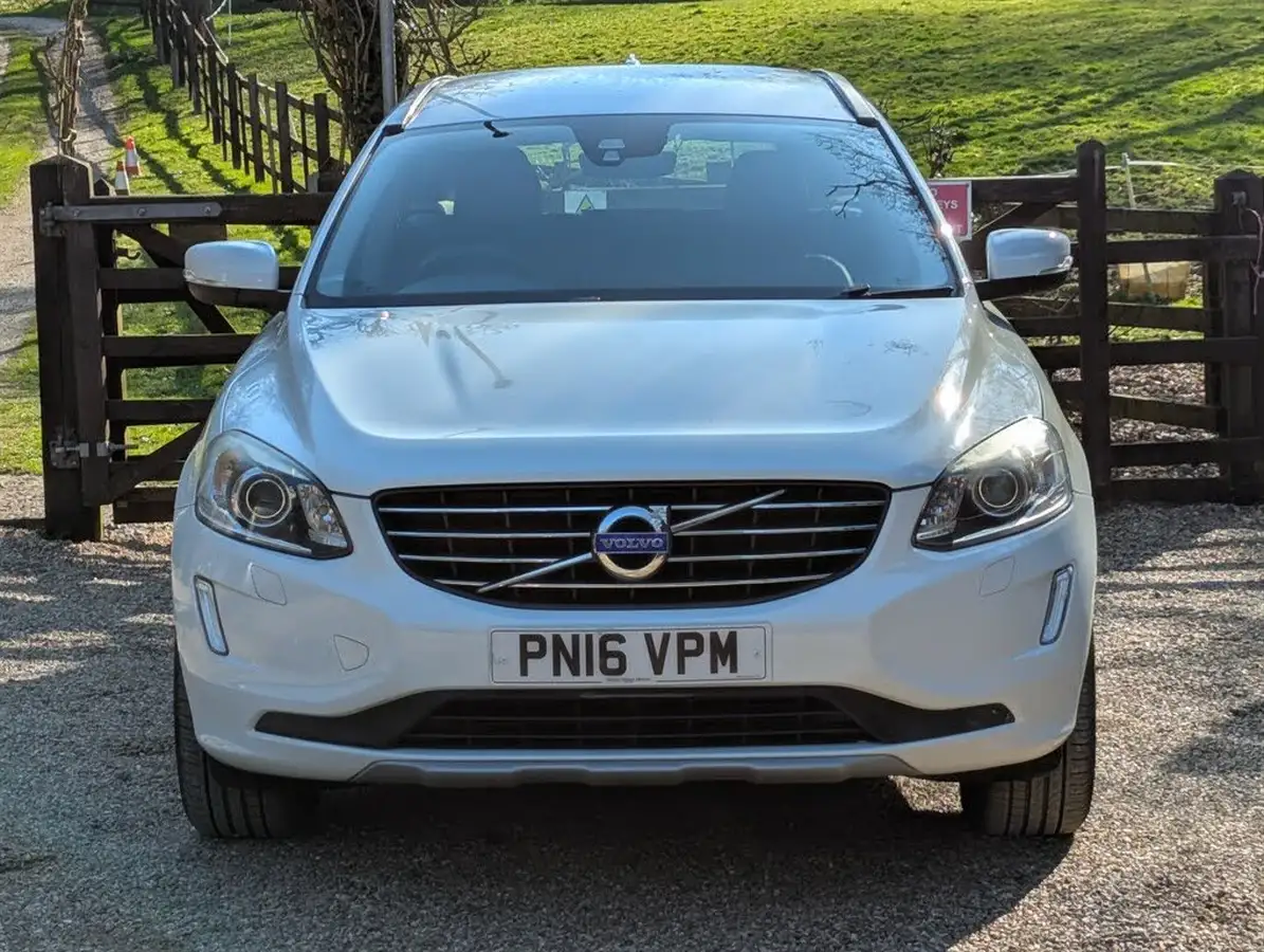 2016-volvo-xc60-24td-d5-se-lux-geartronic-big-4