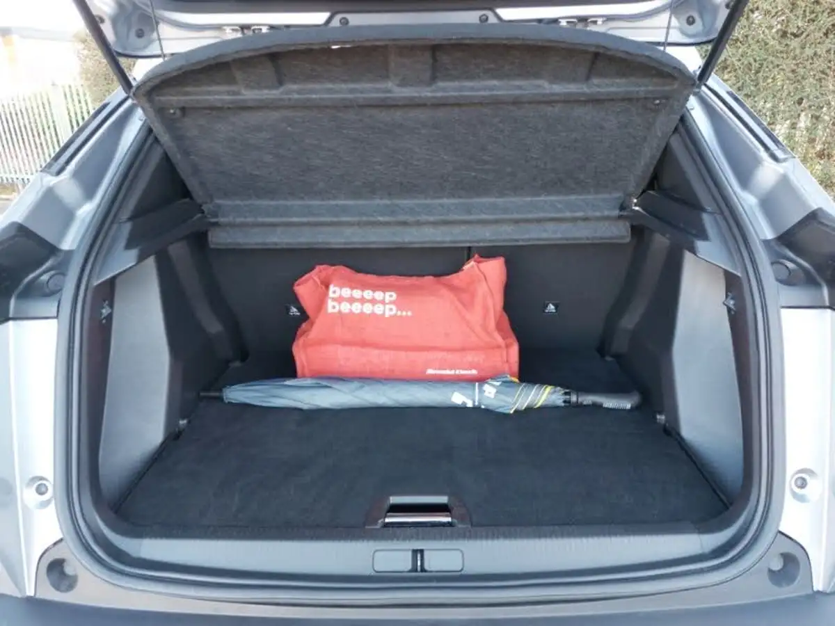 2024-peugeot-2008-suv-12-puretech-allure-130ps-eat8-big-7