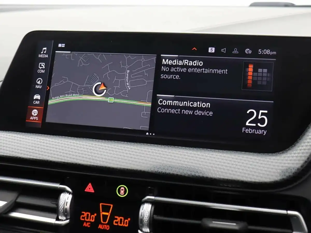 2022-bmw-1-series-15td-116d-sport-dct-big-11