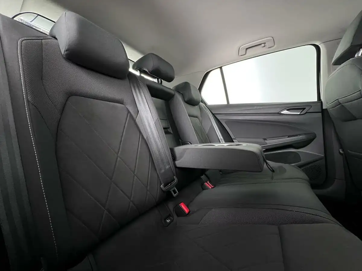2020-volkswagen-golf-20tdi-style-150ps-hatchback-dsg-big-14