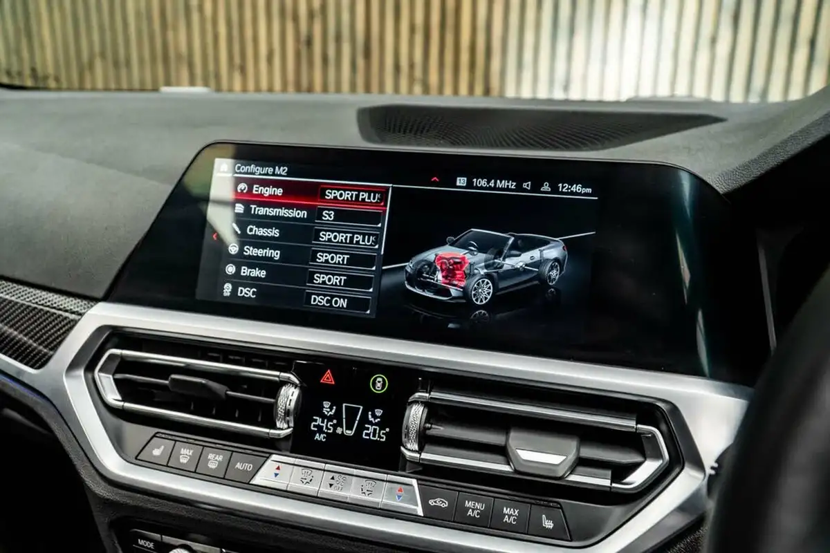 2022-bmw-4-series-30-m4-competition-xdrive-convertible-big-37