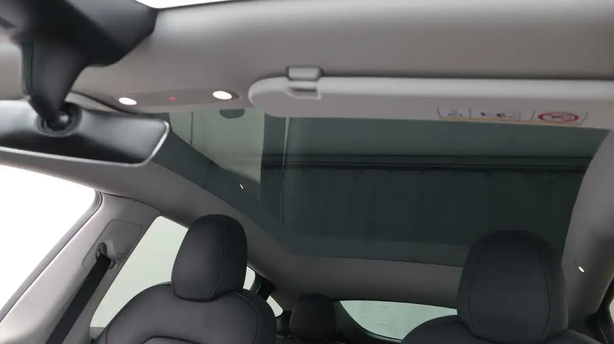 2022-tesla-model-y-e-long-range-big-26