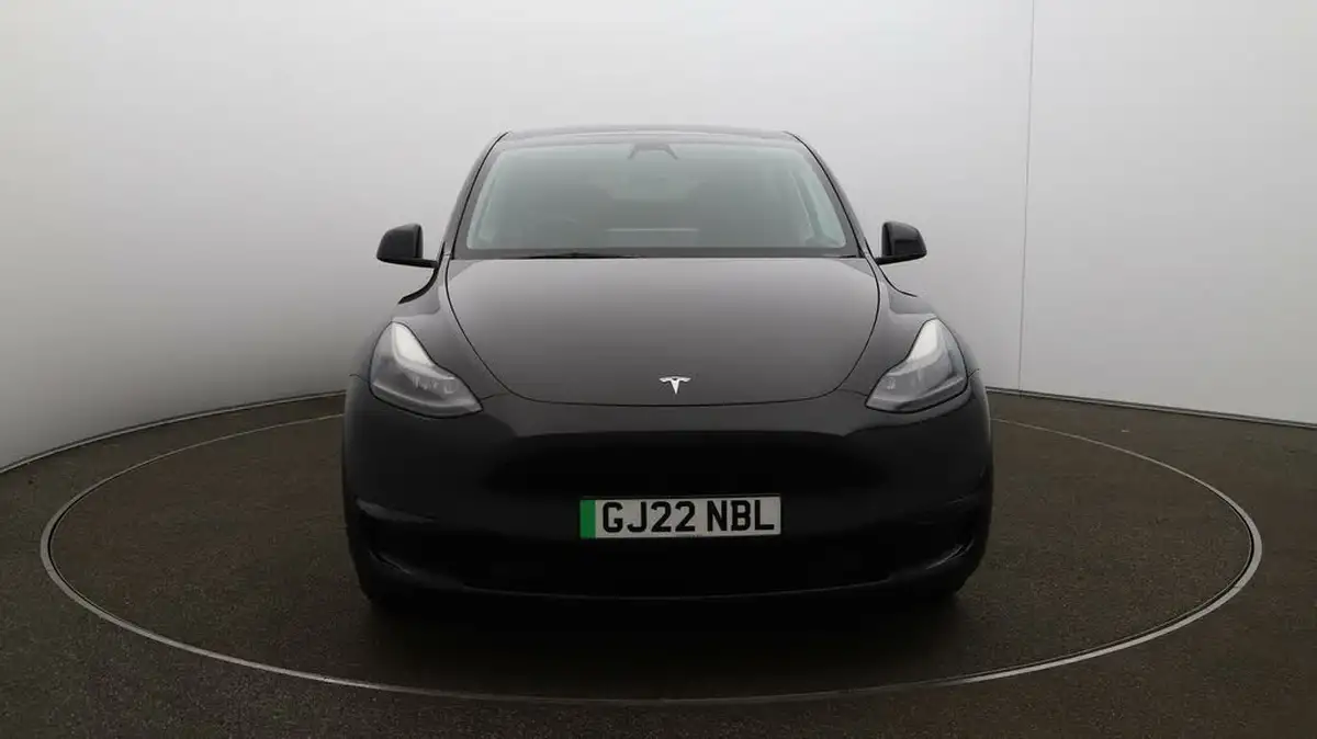 2022-tesla-model-y-e-long-range-big-2