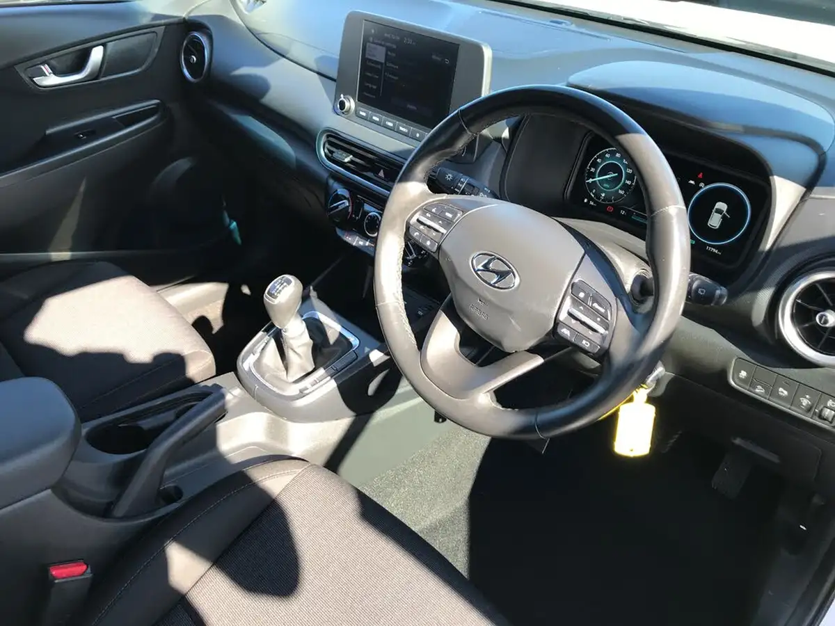 2022-hyundai-kona-10-t-gdi-se-connect-big-2