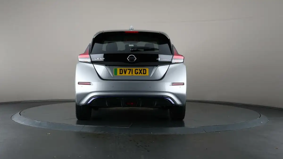 2021-nissan-leaf-e-tekna-big-28