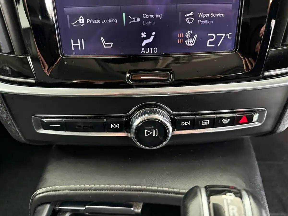 2017-volvo-s90-20td-d5-inscription-big-45