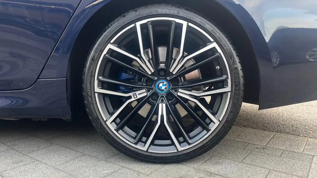 2022-bmw-5-series-20-530e-m-sport-saloon-4d-big-7