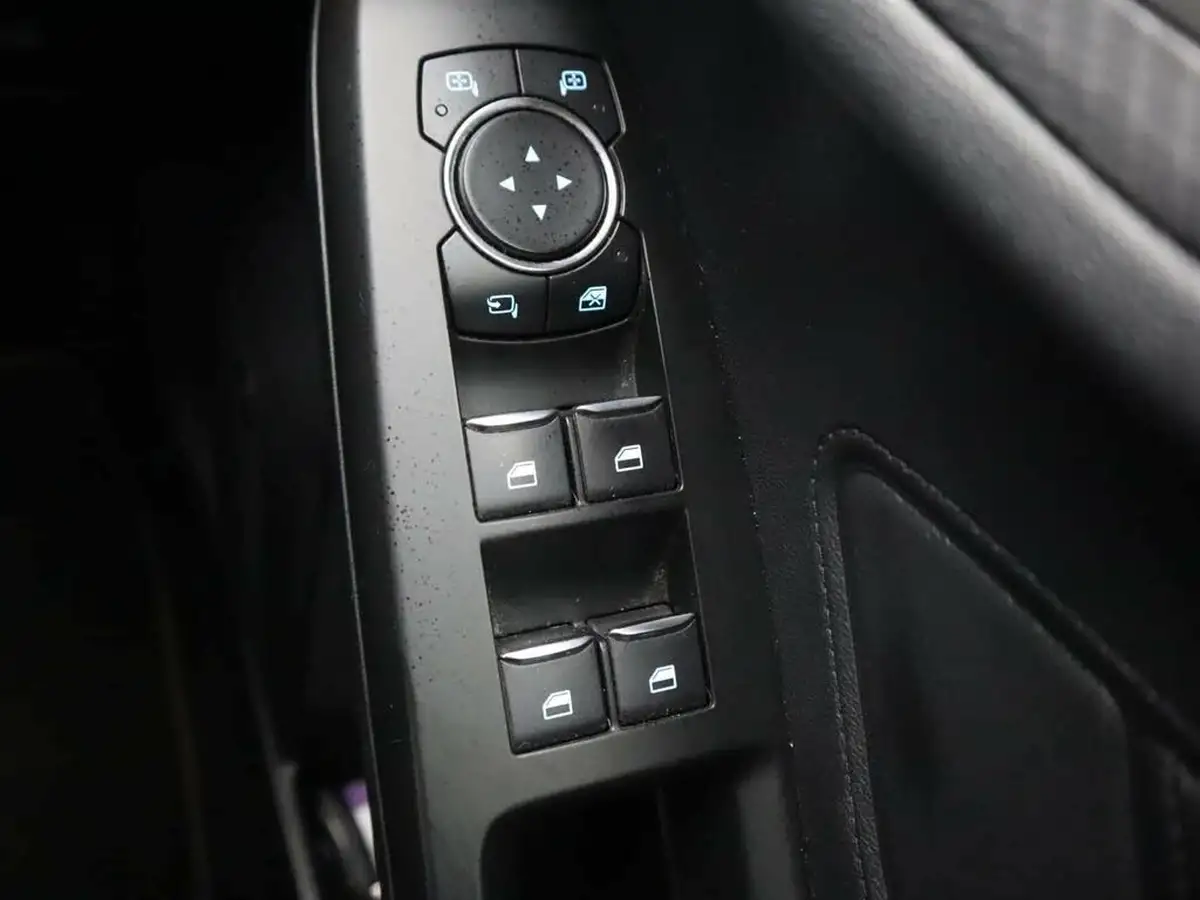 2019-ford-focus-20-st-line-x-ss-hatchback-big-28