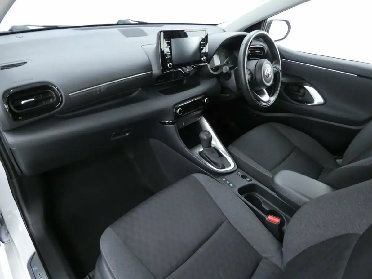 2021-toyota-yaris-15-vvt-i-icon-114bhp-hybrid-1490cc-e-cvt-big-19