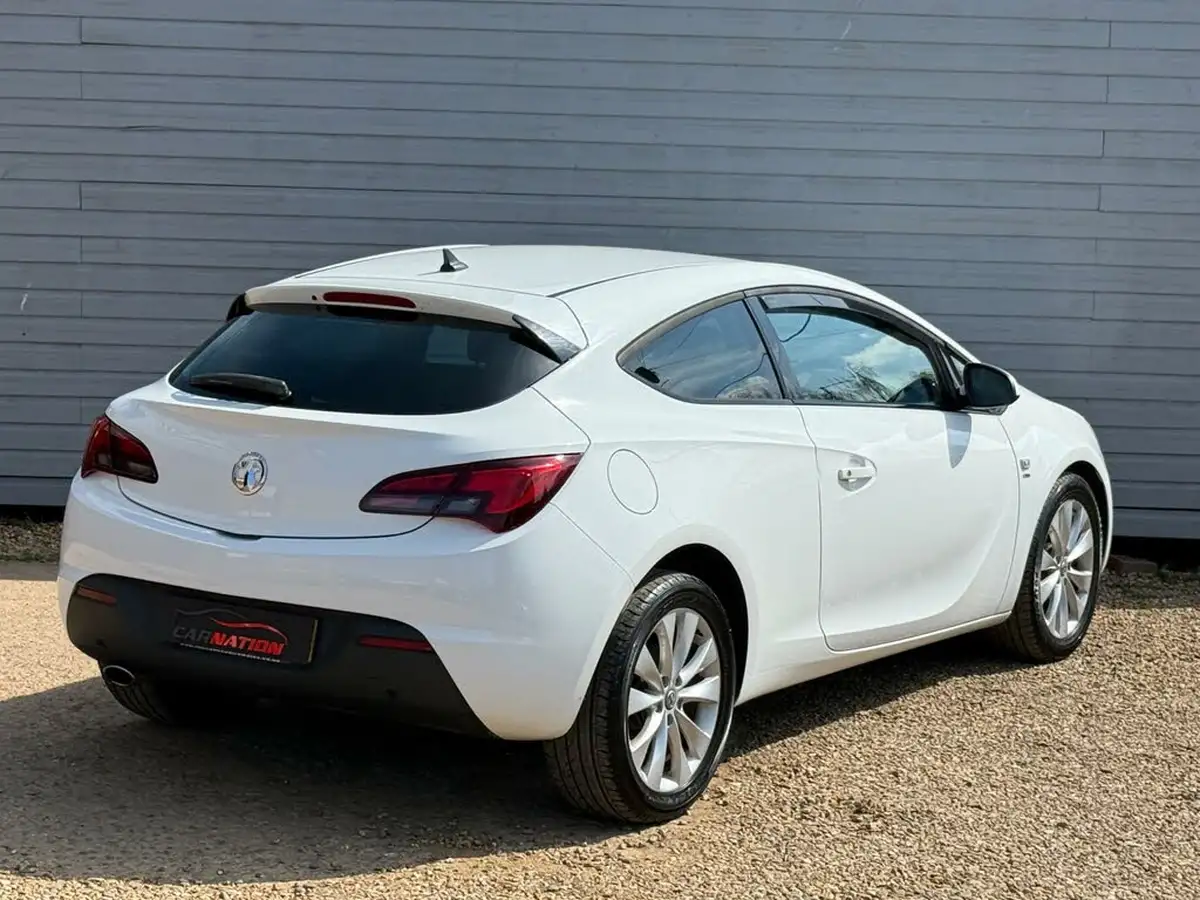 2012-vauxhall-astra-gtc-20td-sri-20cdti-16v-big-4