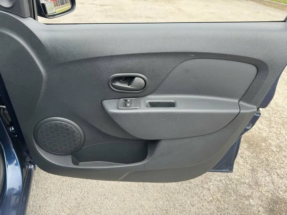 2019-dacia-sandero-10-sce-essential-big-26