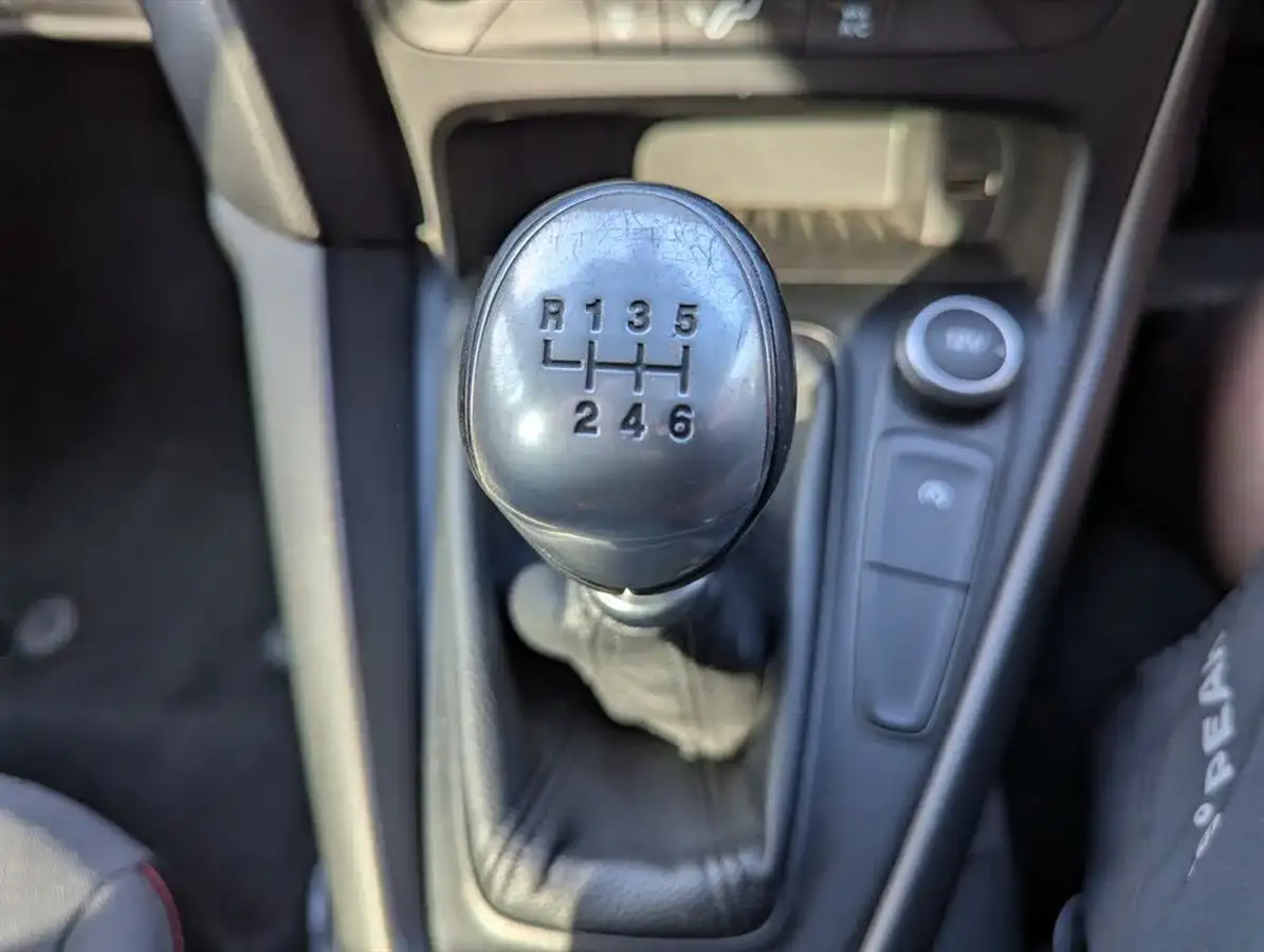 2018-ford-focus-10t-st-line-x-140ps-hatchback-big-28