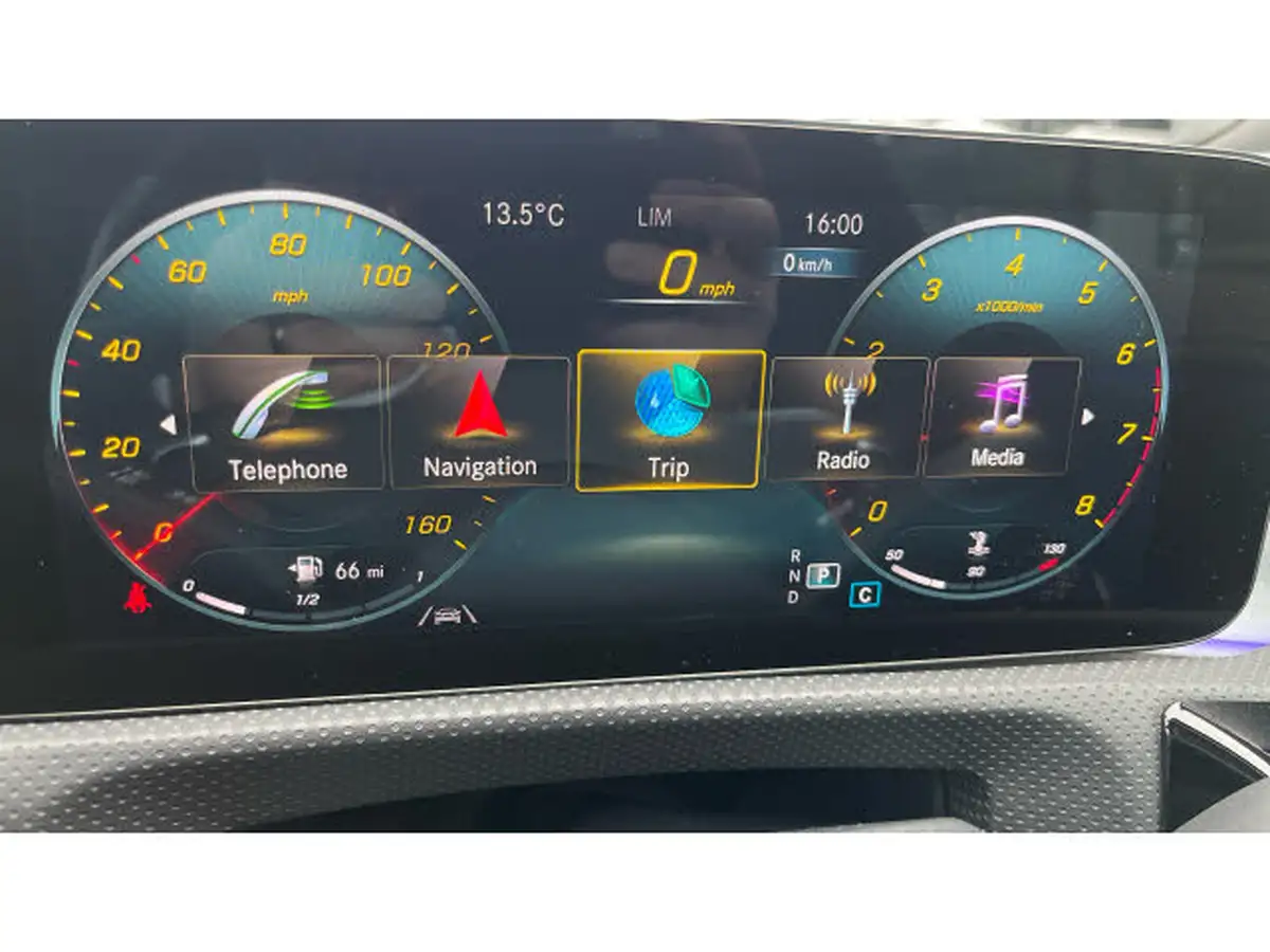 2022-mercedes-benz-cla-13-cla-200-amg-line-premium-shooting-brake-5d-big-33