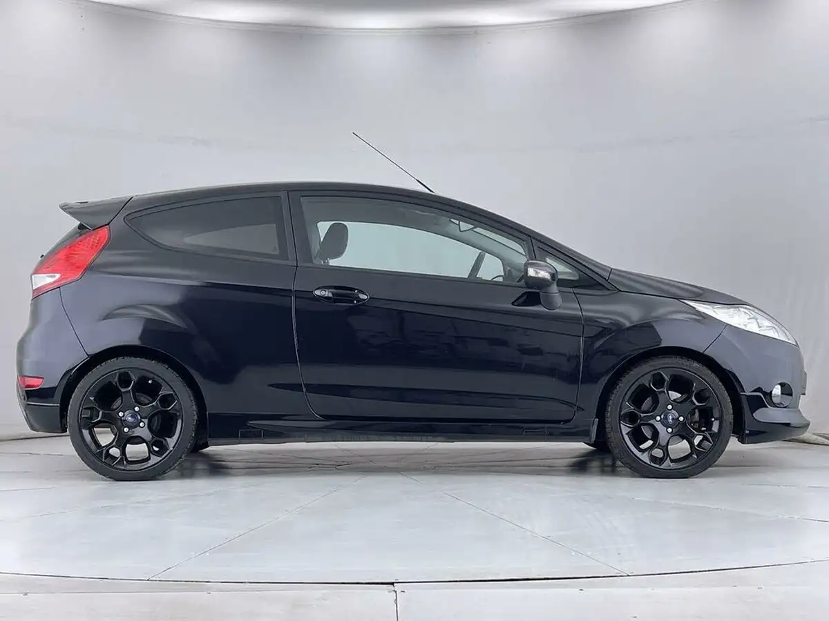 2012-ford-fiesta-16-metal-big-9