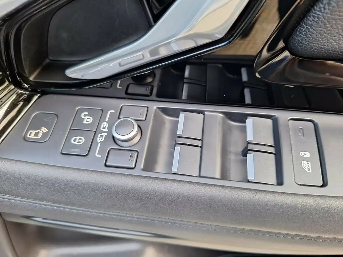 2019-land-rover-range-rover-evoque-20-d180-r-dynamic-se-big-28