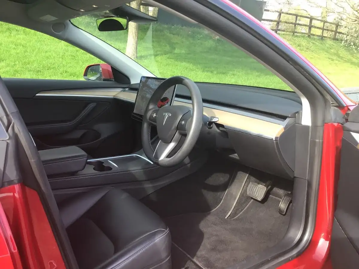 2021-tesla-model-3-e-long-range-awd-big-10