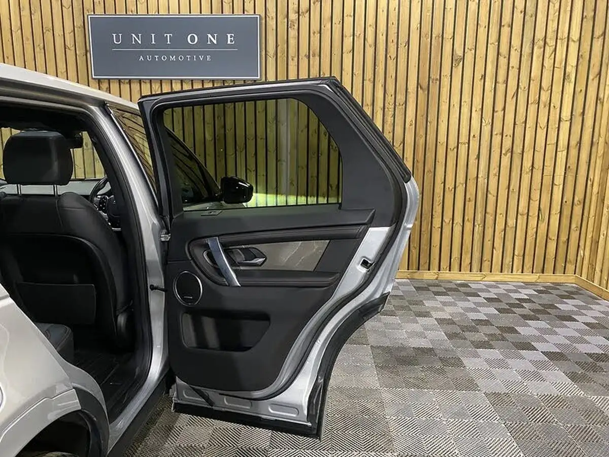 2020-land-rover-discovery-sport-big-43