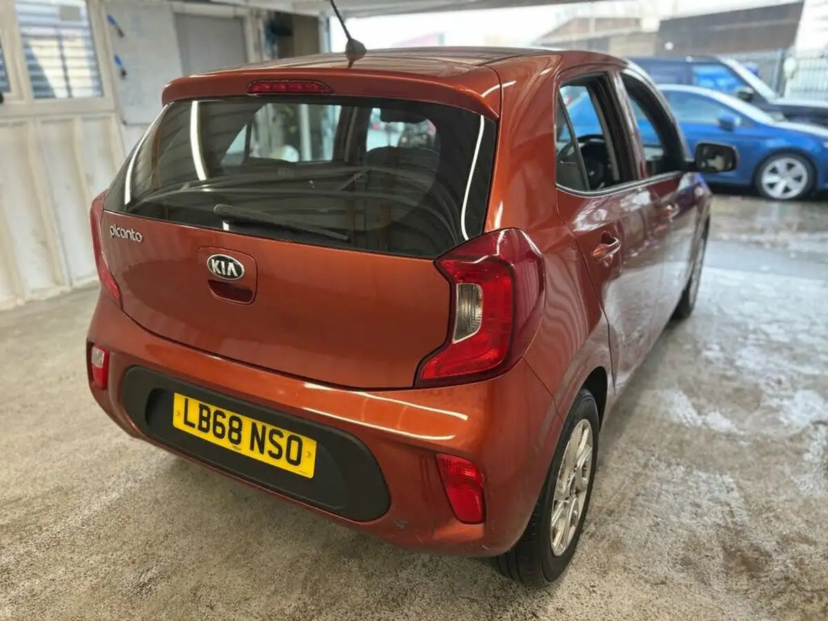 2019-kia-picanto-10-2-big-15