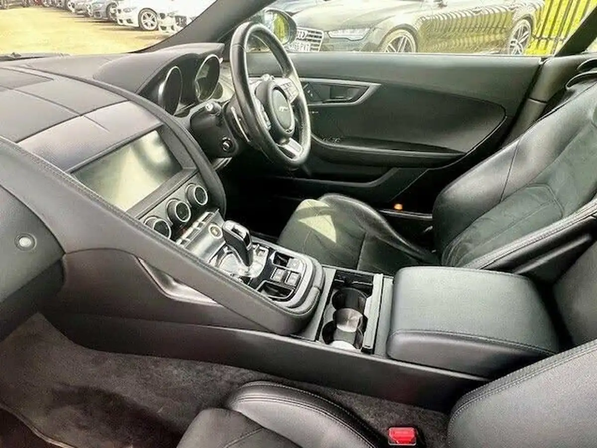 2021-jaguar-f-type-big-5
