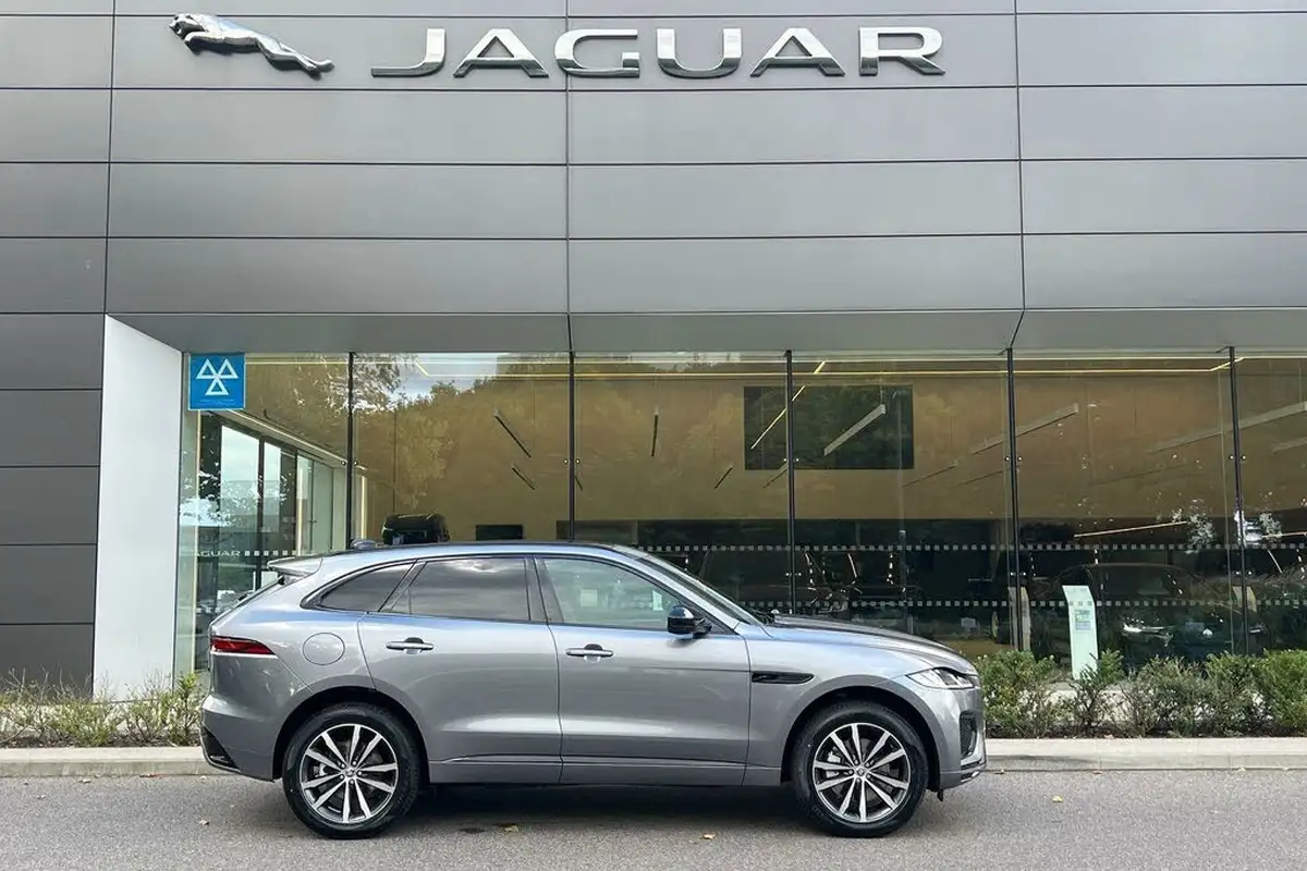2024-jaguar-f-pace-20-d200-r-dynamic-se-black-90th-anniversary-edition-big-1