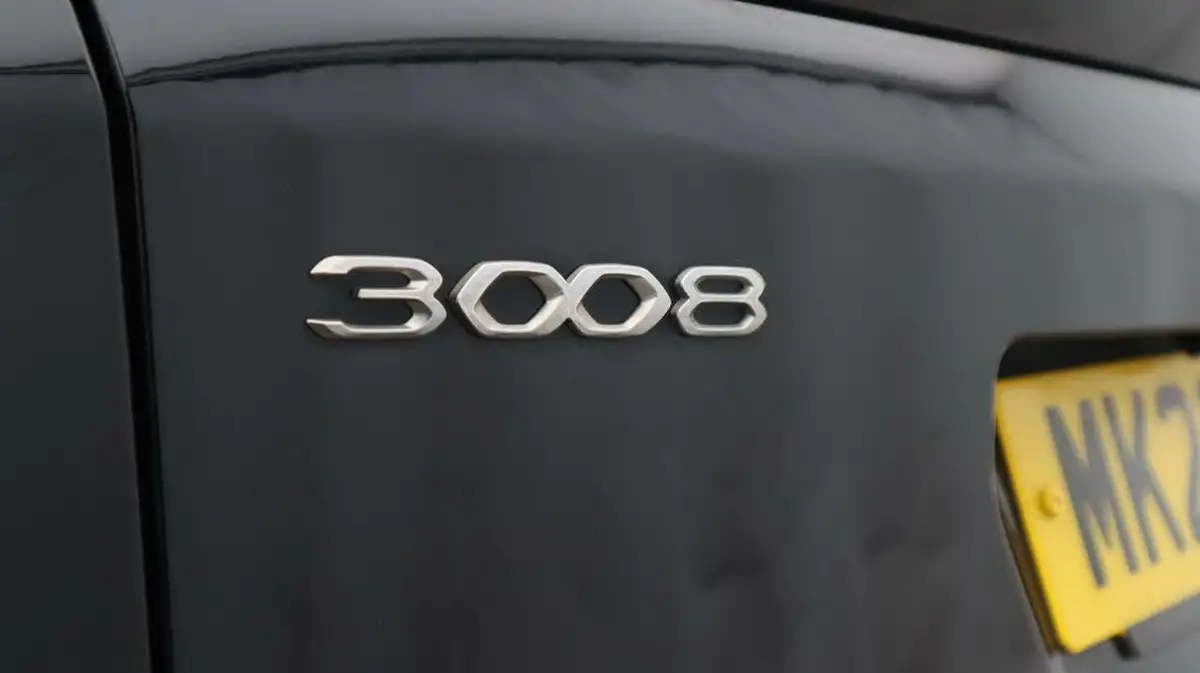 2022-peugeot-3008-suv-16-puretech-gt-premium-225bhp-hybrid-e-eat8-big-22