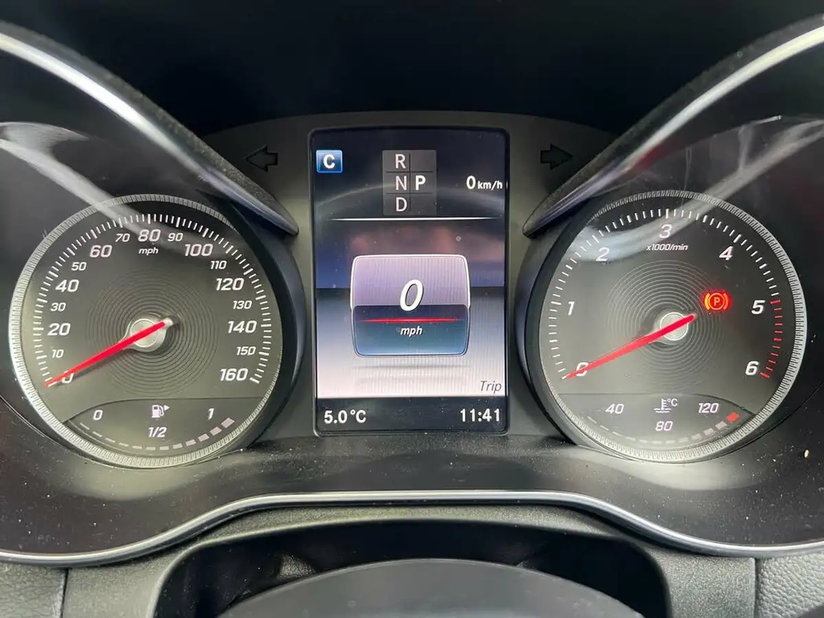 2018-mercedes-benz-glc-class-21d-glc250d-amg-line-premiumss-coupe-4d-big-77
