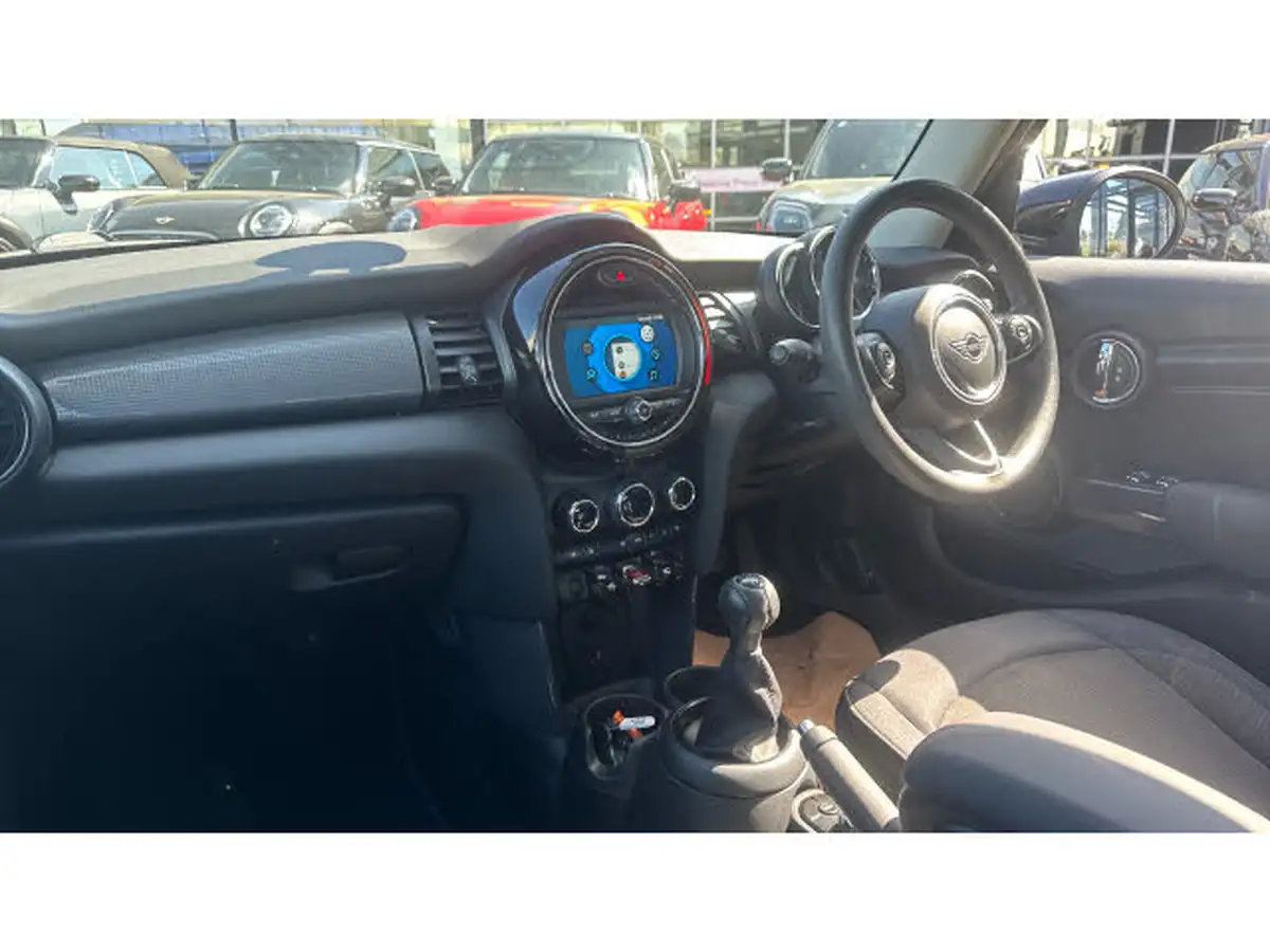 2020-mini-countryman-15-cooper-classic-big-6
