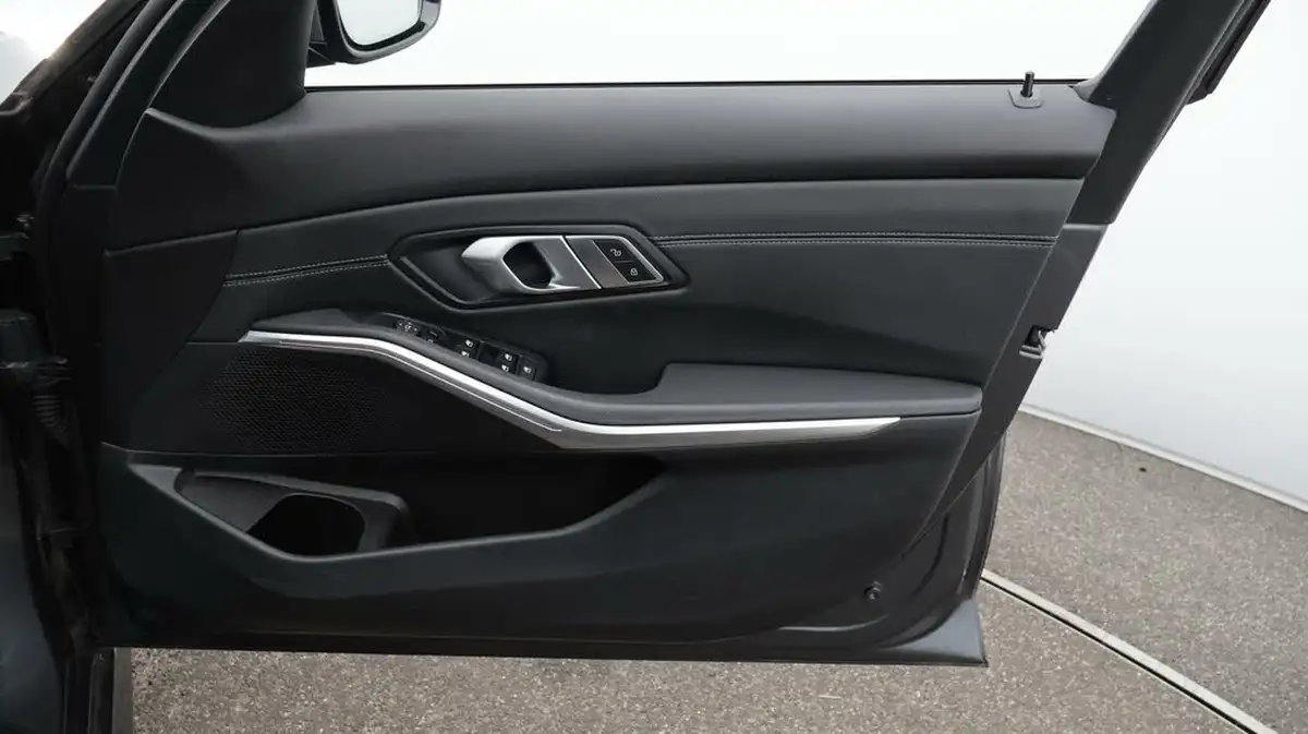 2021-bmw-3-series-20-320i-m-sport-saloon-4d-big-15