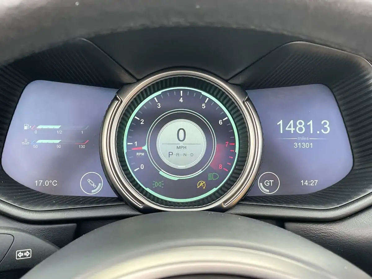 2019-aston-martin-db11-40-v8-big-45