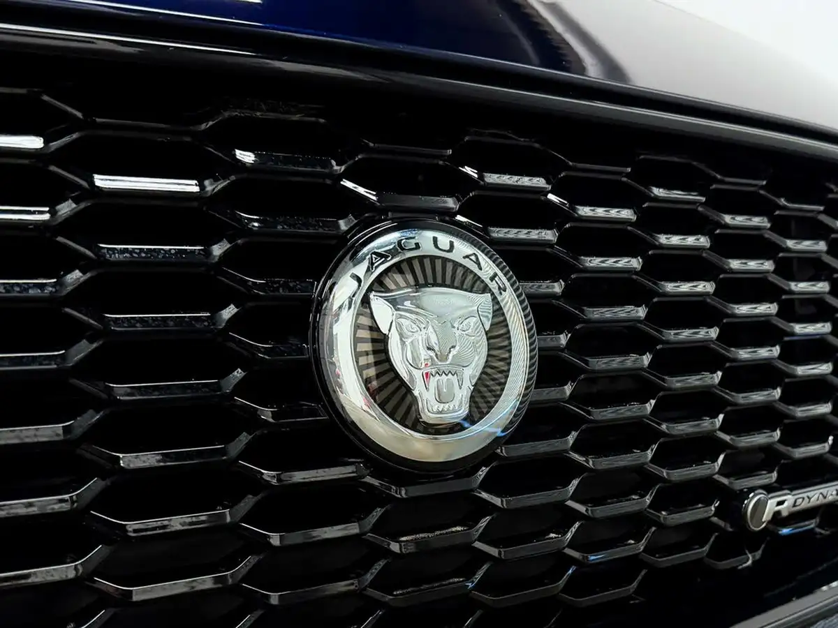 2024-jaguar-xe-20-d200-r-dynamic-s-big-8