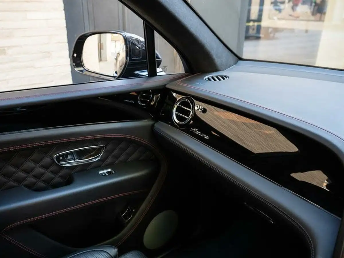 2023-bentley-bentayga-40-v8-big-38