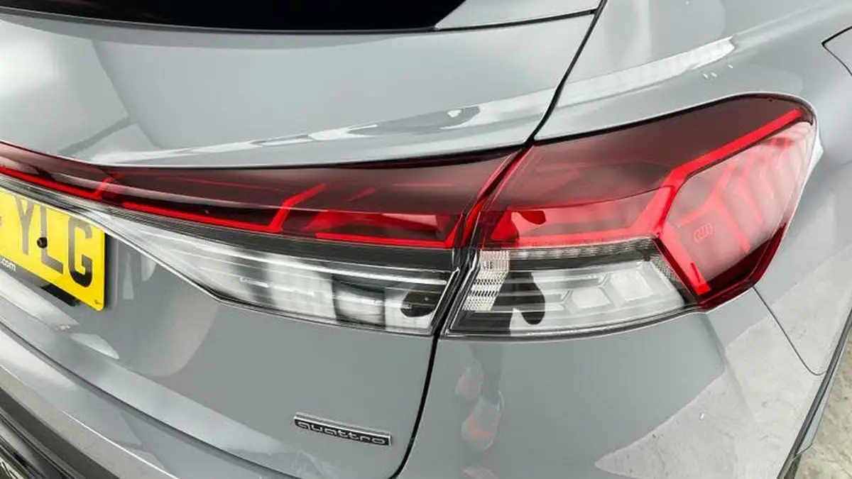 2024-audi-q4-e-tron-45e-black-edition-sportback-quattro-big-28