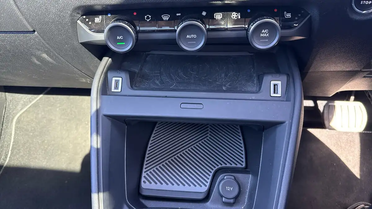 2022-citroen-c4-12-puretech-shine-plus-130ps-big-20