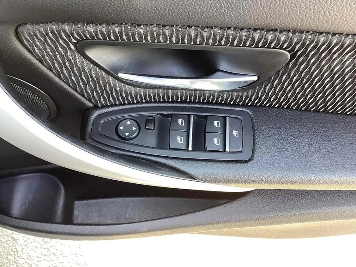 2018-bmw-3-series-15-318i-se-touring-5d-auto-big-18